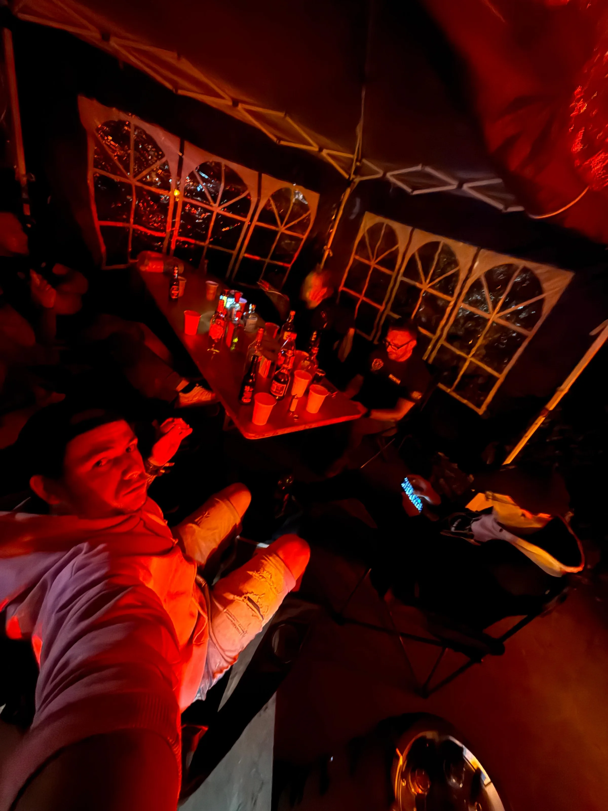 LKW-Freunde Niederrhein präsentieren einen beeindruckenden LKW auf der Veranstaltung